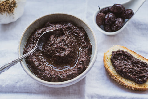 Patè di olive nere - Patè aus schwarzen Oliven